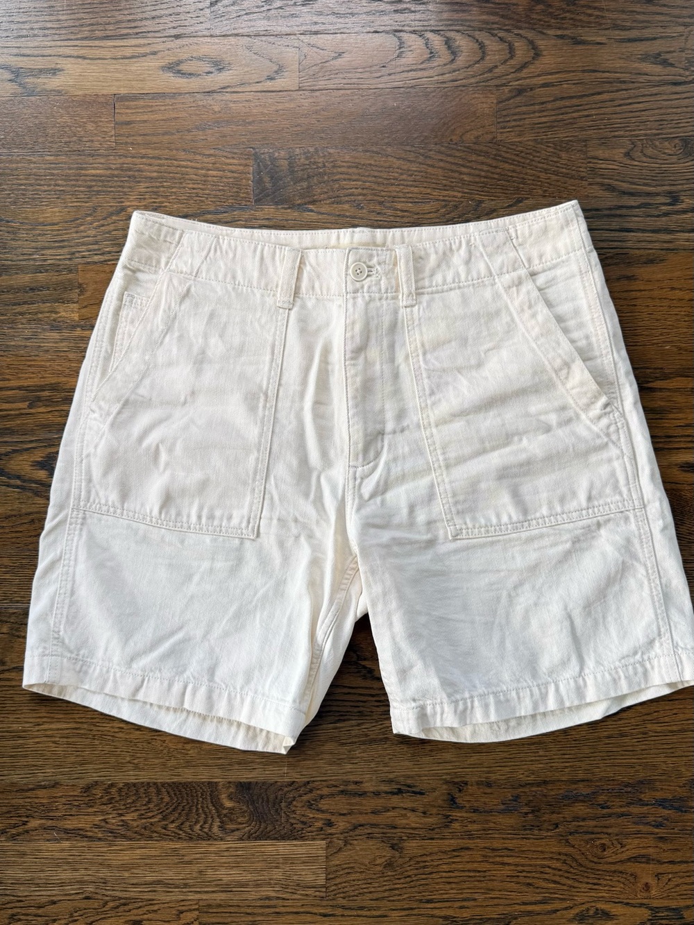 Madewell Men's Cream Flat Front Shorts. Size 34.